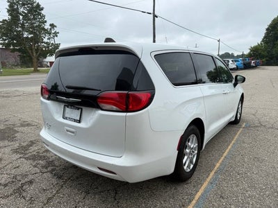 2023 Chrysler Voyager LX