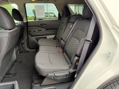 2024 Nissan Pathfinder SV FWD