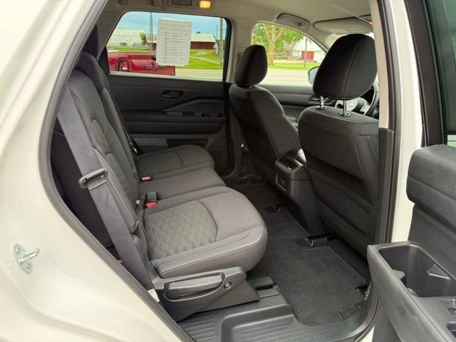 2024 Nissan Pathfinder SV FWD